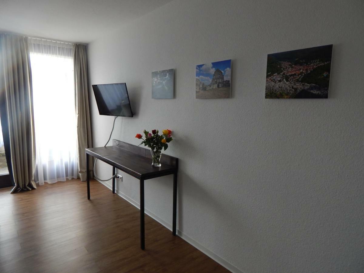 Free Apartment - Schoenblick Bad Urach Exterior foto